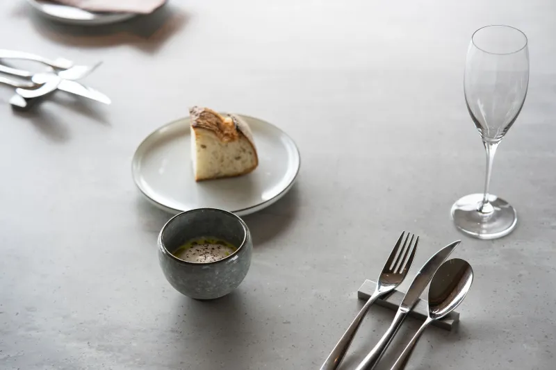 When Omotenashi Enters the French Dining Room: How Japanese Hospitality Is Redefining Michelin-Star Service Across America
